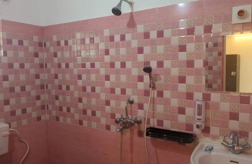 Santiniketan Hotel | The Kolam