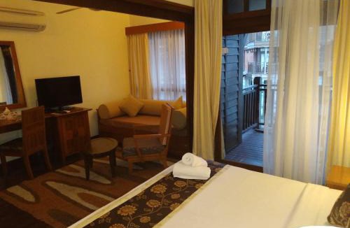 Padang Matsirat Resort | THE LAGOON WATER CHALET