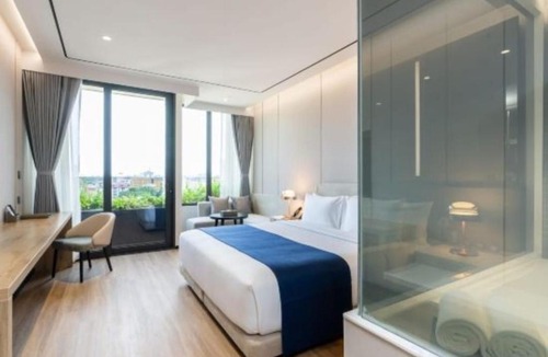 Aerocity Hotel | The- Luxury Enclave Plaza Near IGI Airport Delhi