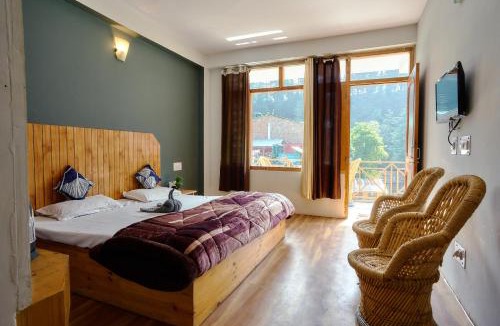 Old Manali House | The Mad King's House & Cafe