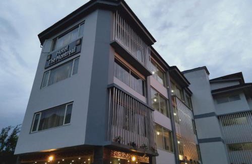 Nishat-Shalimar Hotel | The Montreal Srinagar A Unit Of Montreal Group