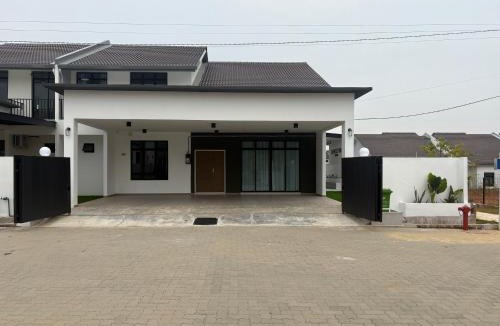 Kuantan House | The Noice Villa Private pool