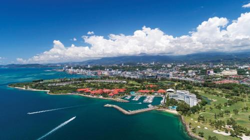 Downtown Kota Kinabalu Resort | The Pacific Sutera Hotel