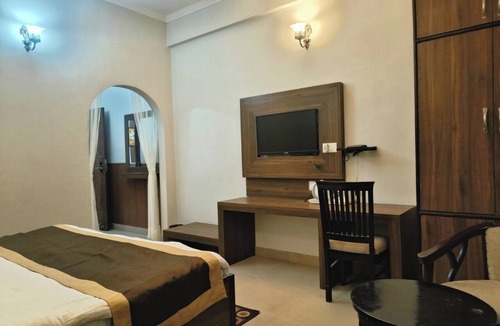 Bhimtal Hotel | The Pine Oak Resort