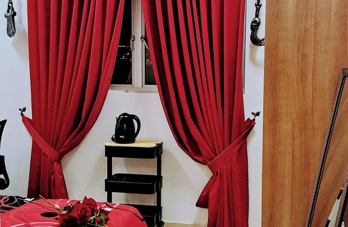 Kota Warisan Bed & Breakfast | The Red Room @ Alanis Residence Sepang, KLIA1 and KLIA2