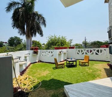 Gomti Nagar Hotel | The Regalis Villa