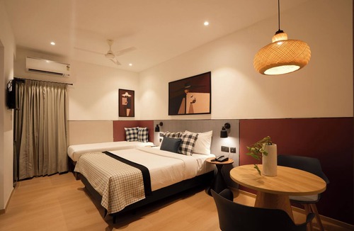 Thousand Lights West Bed & Breakfast | The Roost At Wallace Garden