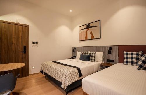 Thousand Lights West Bed & Breakfast | The Roost At Wallace Garden