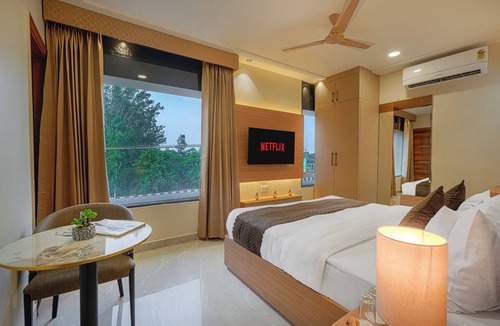 Kharar Hotel | The Roseville Grand
