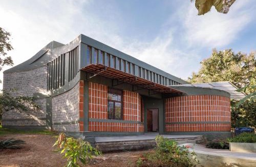 Hosur Villa | The Rustic Farm by StayJade Indoor Pool 1hr HSR