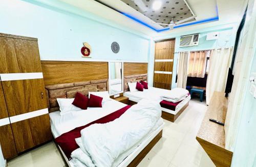 Mahmoorganj Apartment | The Rv-Inn