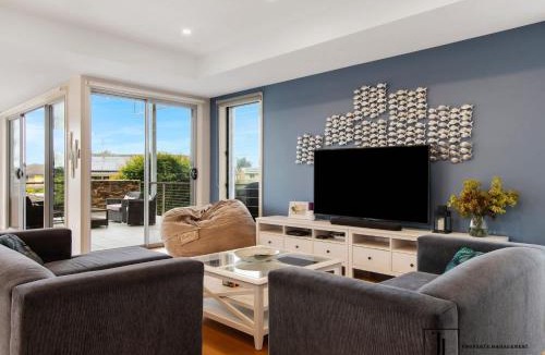 Long Beach Apartment | The Sandcastle