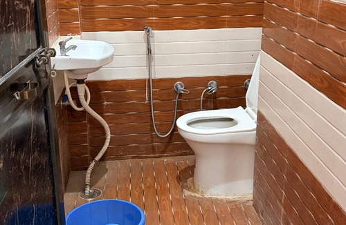 Faizabad Bed & Breakfast | The Saroj Palace