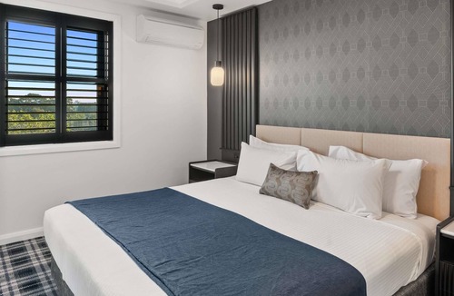 Pyrmont Hotel | The Sebel Darling Harbour The Pinnacle