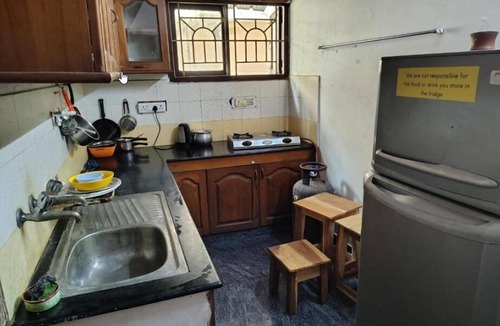 Koyambedu Hostel | The Sheltor