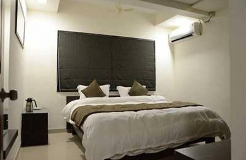 Jamnagar Hotel | The Sky Comfort-Hotel Jamnagar Residency