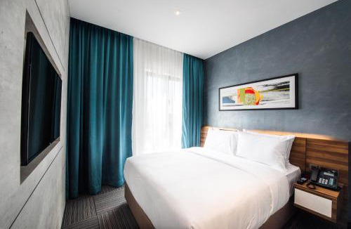Kampung Padang Matsirat Hotel | The Smith House