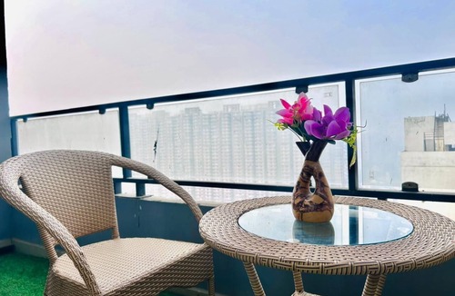 Greater Noida Apartment | The Solis - Stay by Sunstone - Couple Friendly