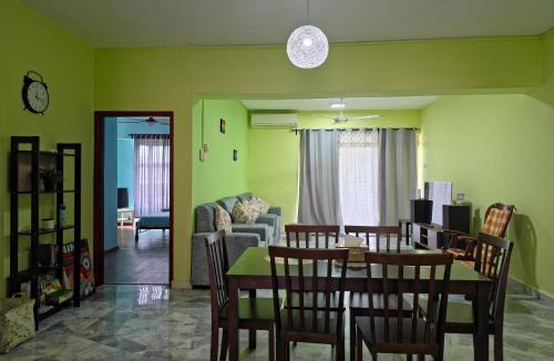 Tanjung Tanah Merah Apartment | The Sunset Terrace, Ocean View Resort-Teluk Kemang, Sea Views, Walk to beach, Netflix, Beverages & Snacks