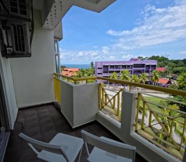 Tanjung Tanah Merah Apartment | The Sunset Terrace, Ocean View Resort-Teluk Kemang, Sea Views, Walk to beach, Netflix, Beverages & Snacks