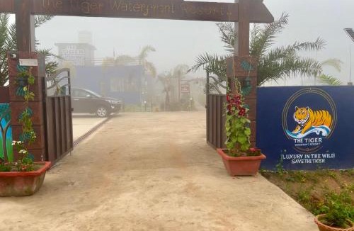 Puranpur Hotel | The Tiger Waterfront resort