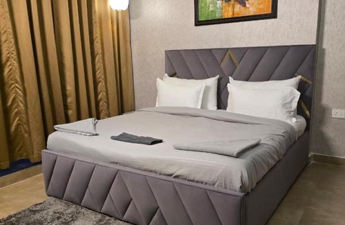 Noida Apartment | THE TINDER TREE at Spectrum Metro Mall