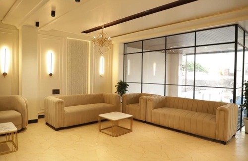 Haraiya Hotel | The Vatika Paradise
