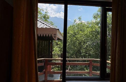 Pahalgam Hotel | The Walnut House