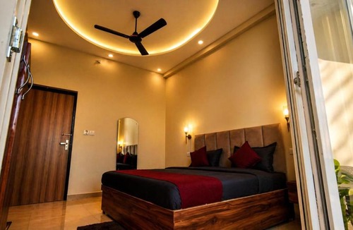 Lansdowne House | The Whistling Pine Homestay With Natural Swimming Pool