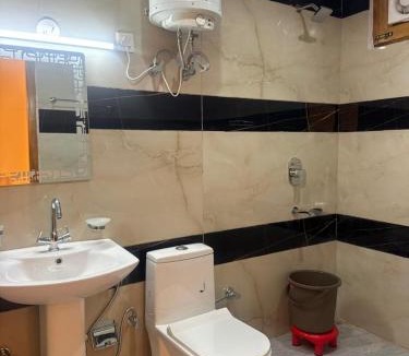 Ghiyagi Hotel | The Zoland