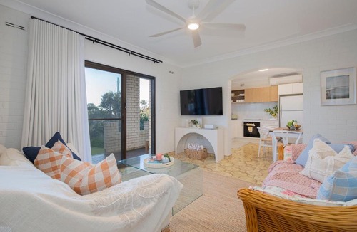 Macmasters Beach Apartment | Tide and Stillness - Idyllic Garden Escape by the Sea
