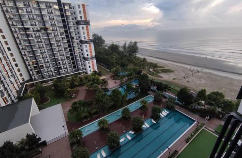 Kuantan Apartment | TimurBay Seafront Holiday Pool & Seaview