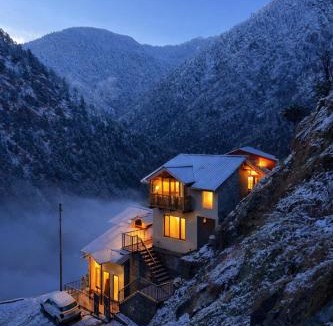 Banjar Hotel | Tirthan Chalet