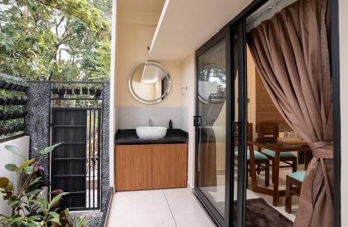 Kochi Hotel | TJ VISTA LIVING