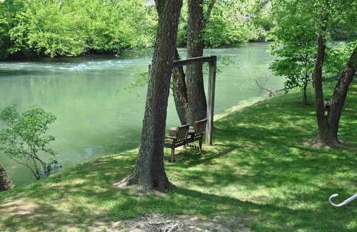 Mineral Bluff Cabin | TOCCOA FISH TRAP- A FISHERMAN`S DREAM CABIN.DOG FRIENDLY,TOCCOA RIVER