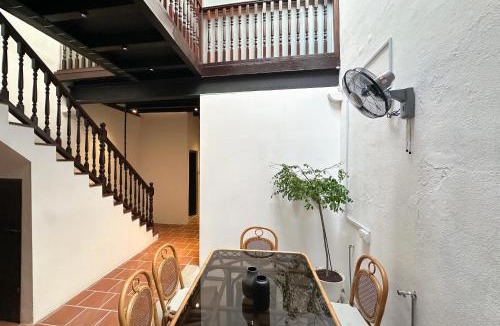 Historic George Town Hotel | Toh Aka Inn
