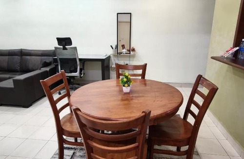 Seri Kembangan Apartment | Tokmad Homes - Homestay near Mines shopping mall 600mbps WIFI Netflix