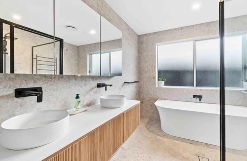 Tomakin House | Tomakin Tonic
