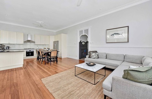 Merewether House | "Tosca" Elegant Merewether Beach House with Pool