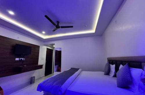 Lansdowne Hotel | Tourist pure veg Hotel And Restaurant