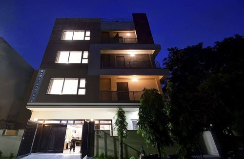 Sector II House | Townhouse All In One