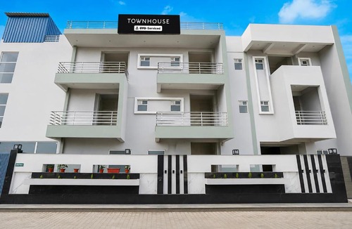 Auli Hotel | Townhouse Amity University Road Lucknow Formerly Pine Villa