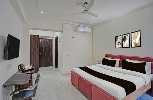 Mehrauli Hotel | Townhouse Chhatarpur Metro Station Delhi