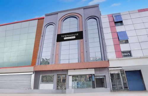 Karol Bagh House | Townhouse Karol Bagh Hotel Unistar