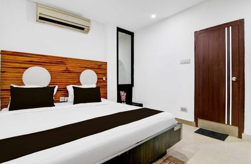 Ballygunge Hotel | Townhouse Kolkata Northern Park