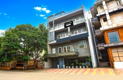 Rohini House | Townhouse Oak Rohini Sector 23