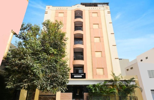 Secunderabad Hotel | Townhouse OAK Secunderabad Near Railway Station Formerly Hotel Brahma