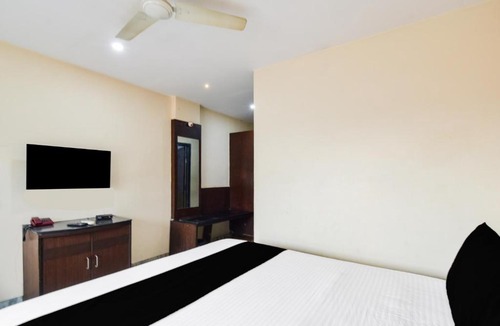 Secunderabad Hotel | Townhouse OAK Secunderabad Near Railway Station Formerly Hotel Brahma