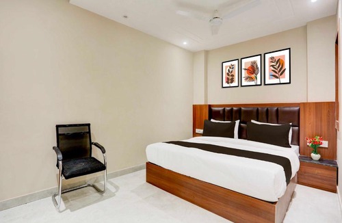 Basai Hotel | Townhouse Oak Taj Nagri Phase 2