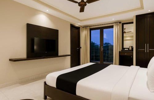 Udyog Vihar Hotel | Townhouse Oak The NorthCap University